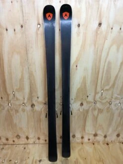 Ski Dynastar Serial -SneeuwSpel Winkel IMG 5932