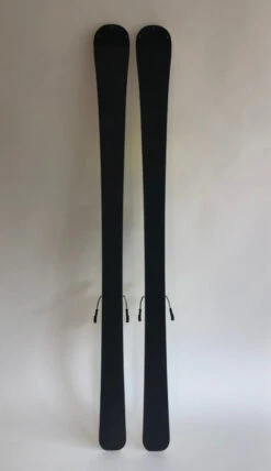 Ski Dynastar Neva -SneeuwSpel Winkel Ski Dynastar Neva Base