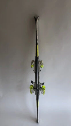 Ski Dynastar Neva -SneeuwSpel Winkel Ski Dynastar Neva Side