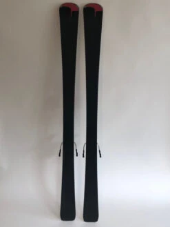 Ski Rossignol Famous 8 -SneeuwSpel Winkel Ski Rossignol Famous8 Base