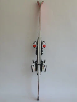 Ski Rossignol Hero Elite ST Ti (2016) -SneeuwSpel Winkel Ski Rossignol HERO ST Side 1