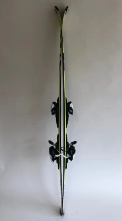 Ski Salomon XRF -SneeuwSpel Winkel Ski Salomon XR Side